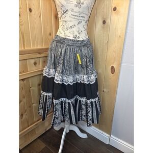 NWT Square Up Western Circle Skirt  Black White Paisley Lace Floral Large W/belt